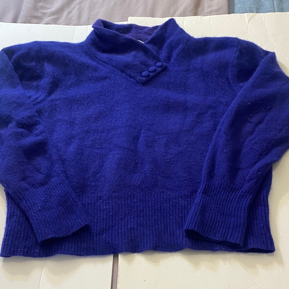 Vibrant Vintage 80’s Purple 50% Lambswool 40% Angora 10% other Sweater
